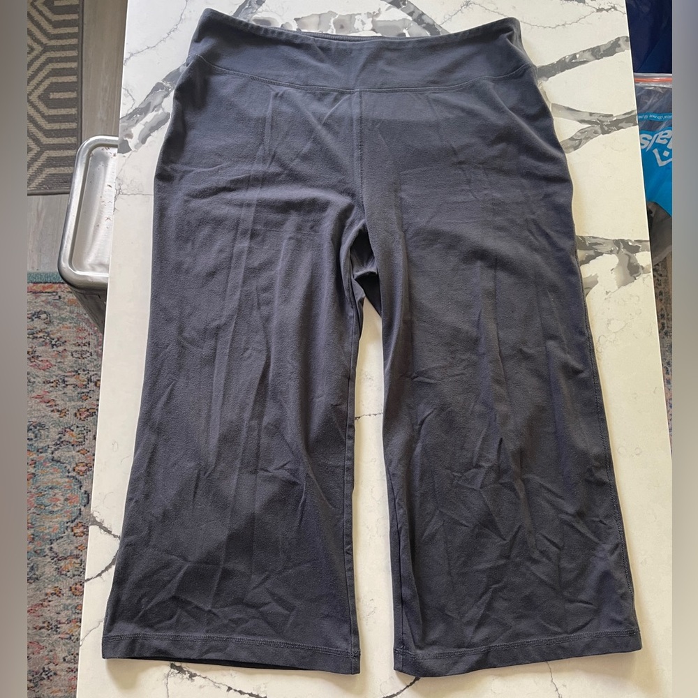 Old Navy Dry Active Plus Size Capris Gray 2X